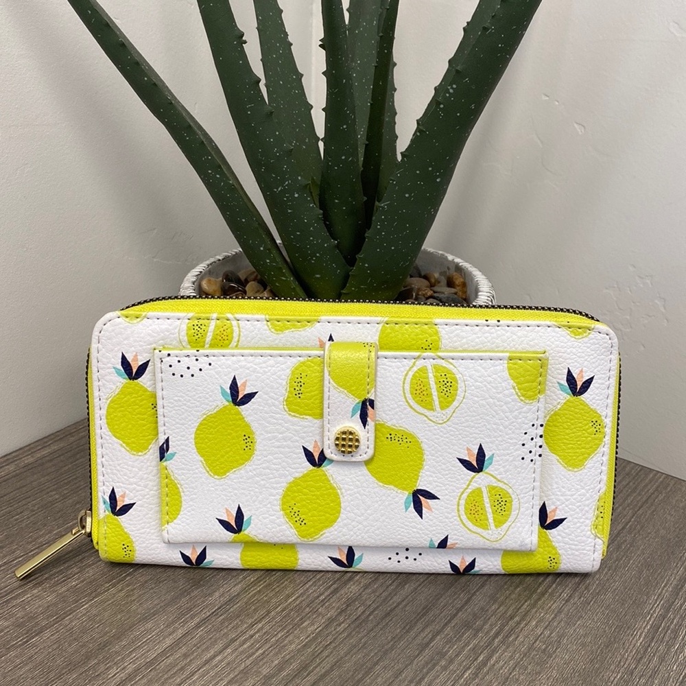 Cute Women’s Wallet with Lemons